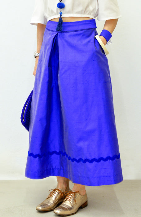 Gonna midi a campana in shantung di seta